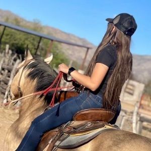 Meet your Posher, Bella